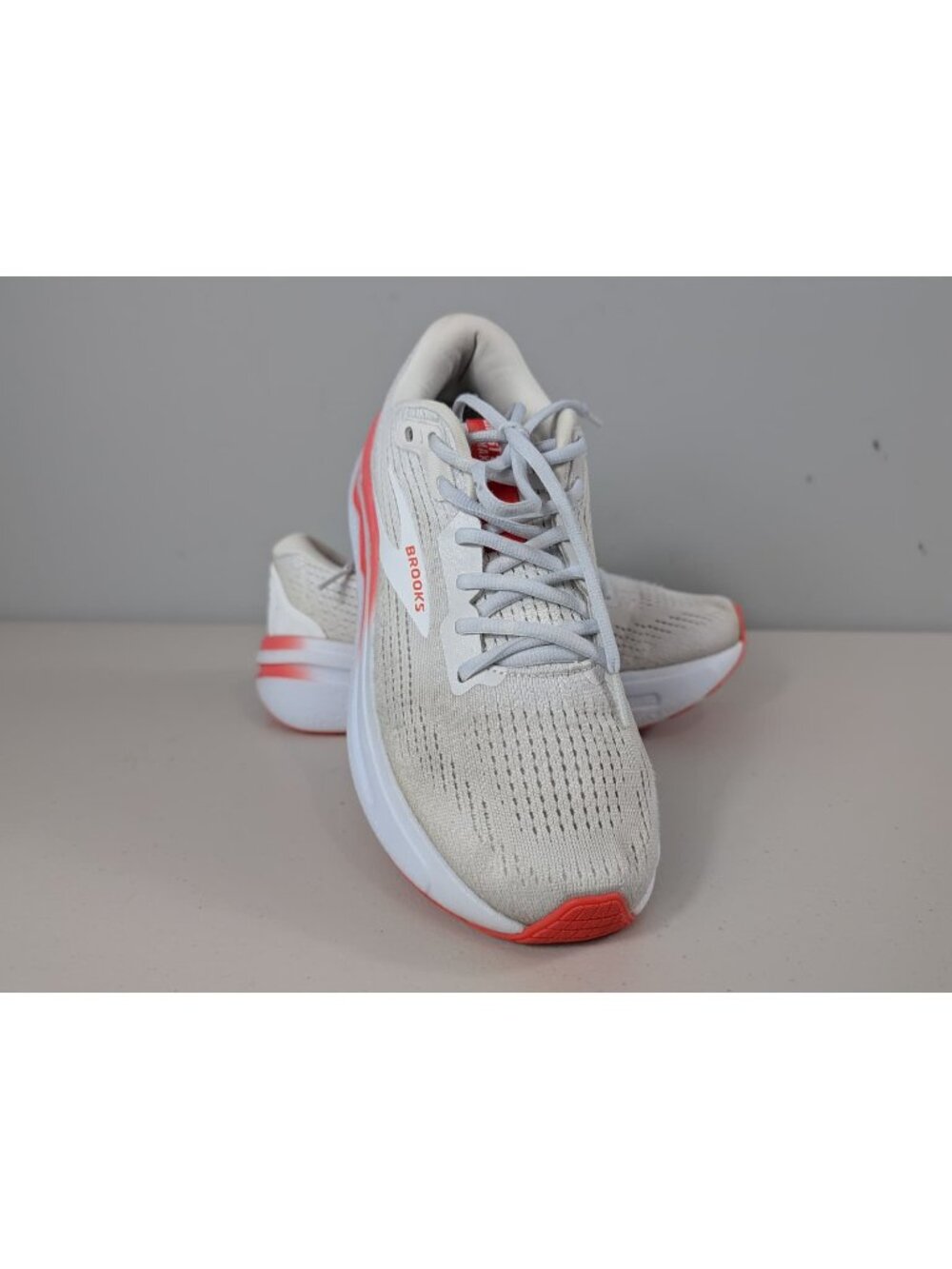 Brooks Ghost Max 2 running shoes in white/hot coral colorway women's size 9.5